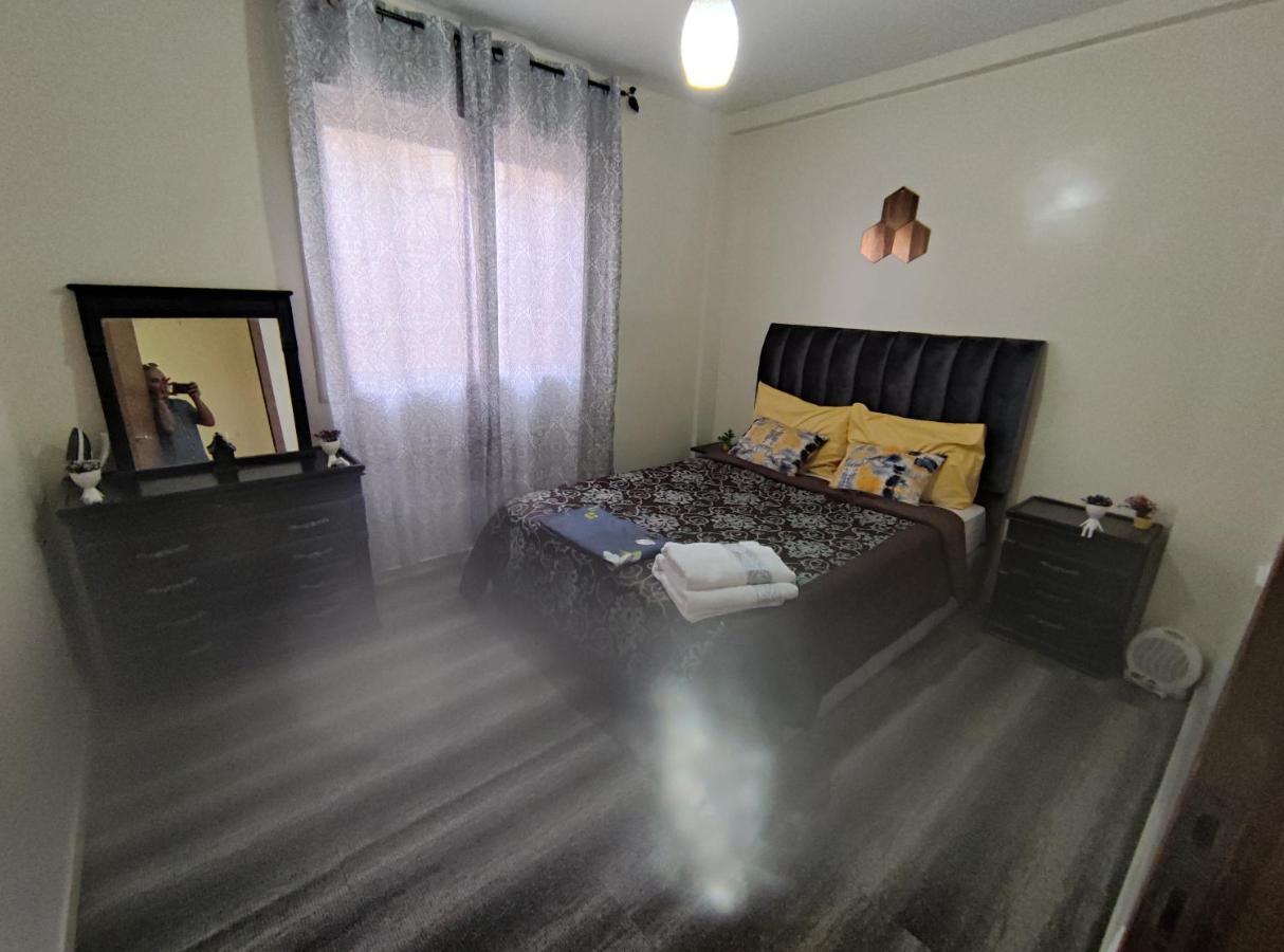 Superbe appartement au rez-de-chaussée avec clim mobile,parking et wifi gratuit Casablanca Esterno foto