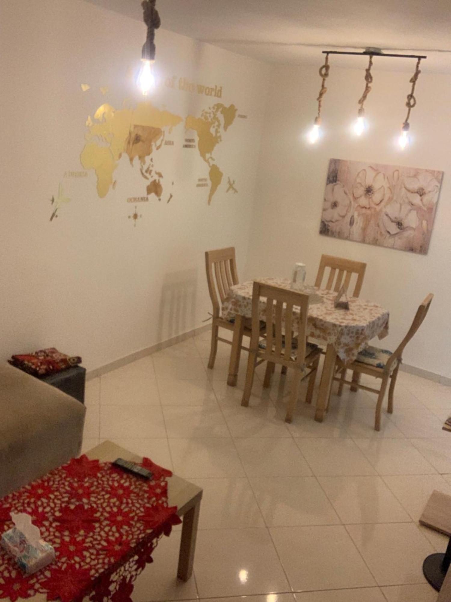 Superbe appartement au rez-de-chaussée avec clim mobile,parking et wifi gratuit Casablanca Esterno foto