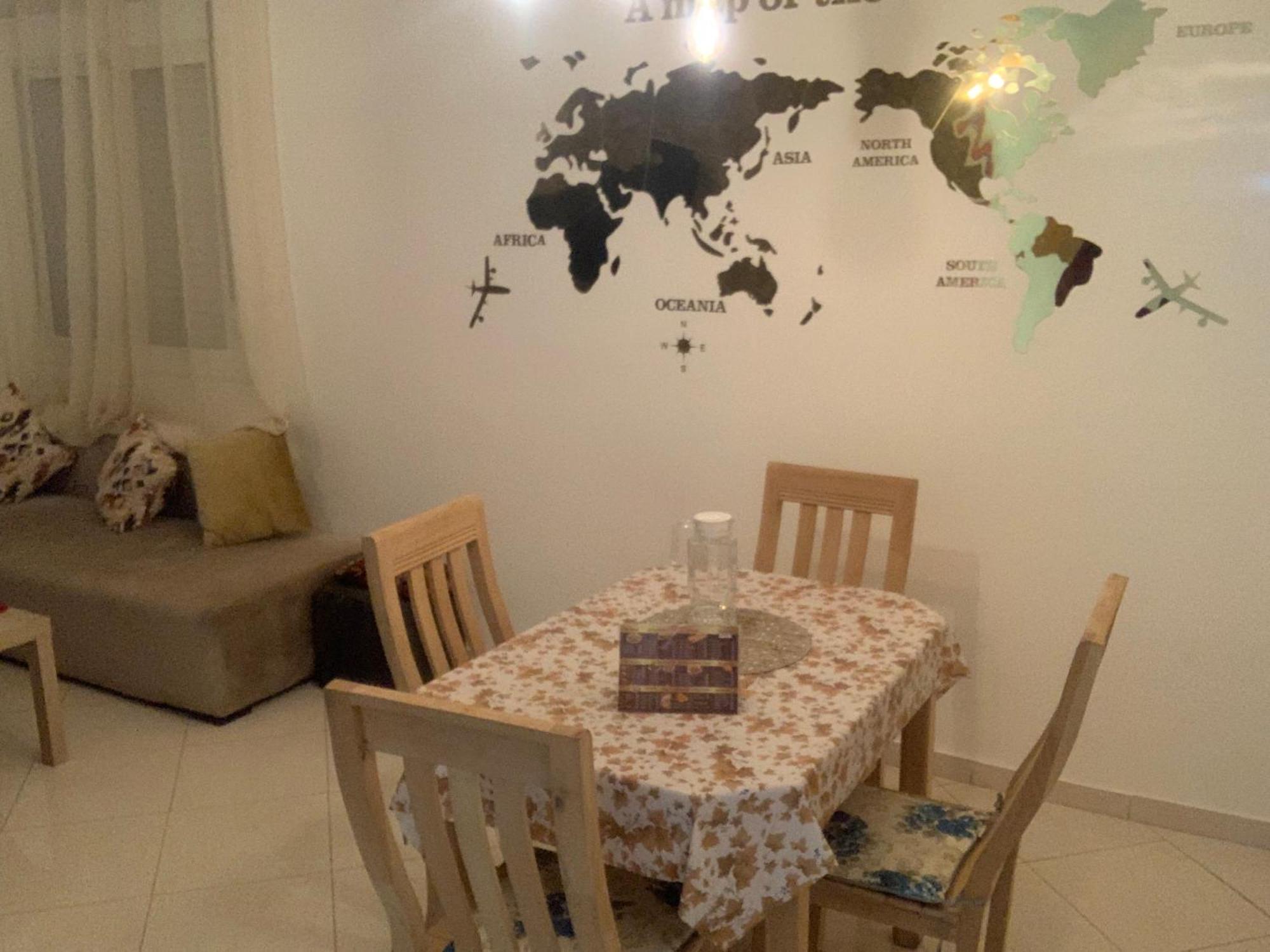 Superbe appartement au rez-de-chaussée avec clim mobile,parking et wifi gratuit Casablanca Esterno foto