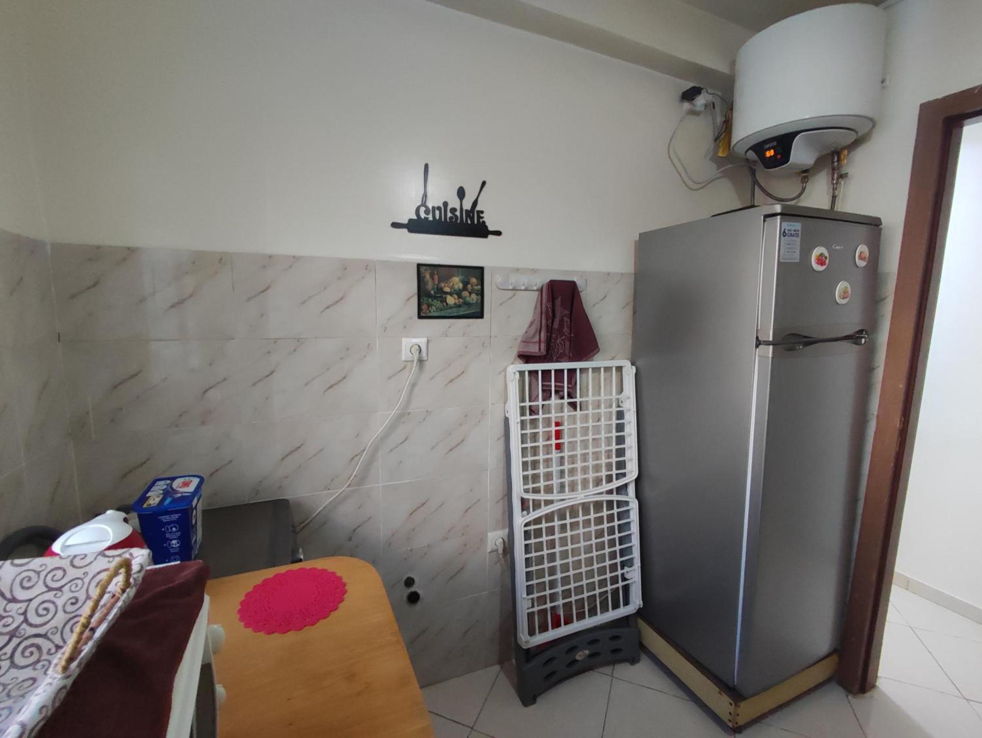 Superbe appartement au rez-de-chaussée avec clim mobile,parking et wifi gratuit Casablanca Esterno foto