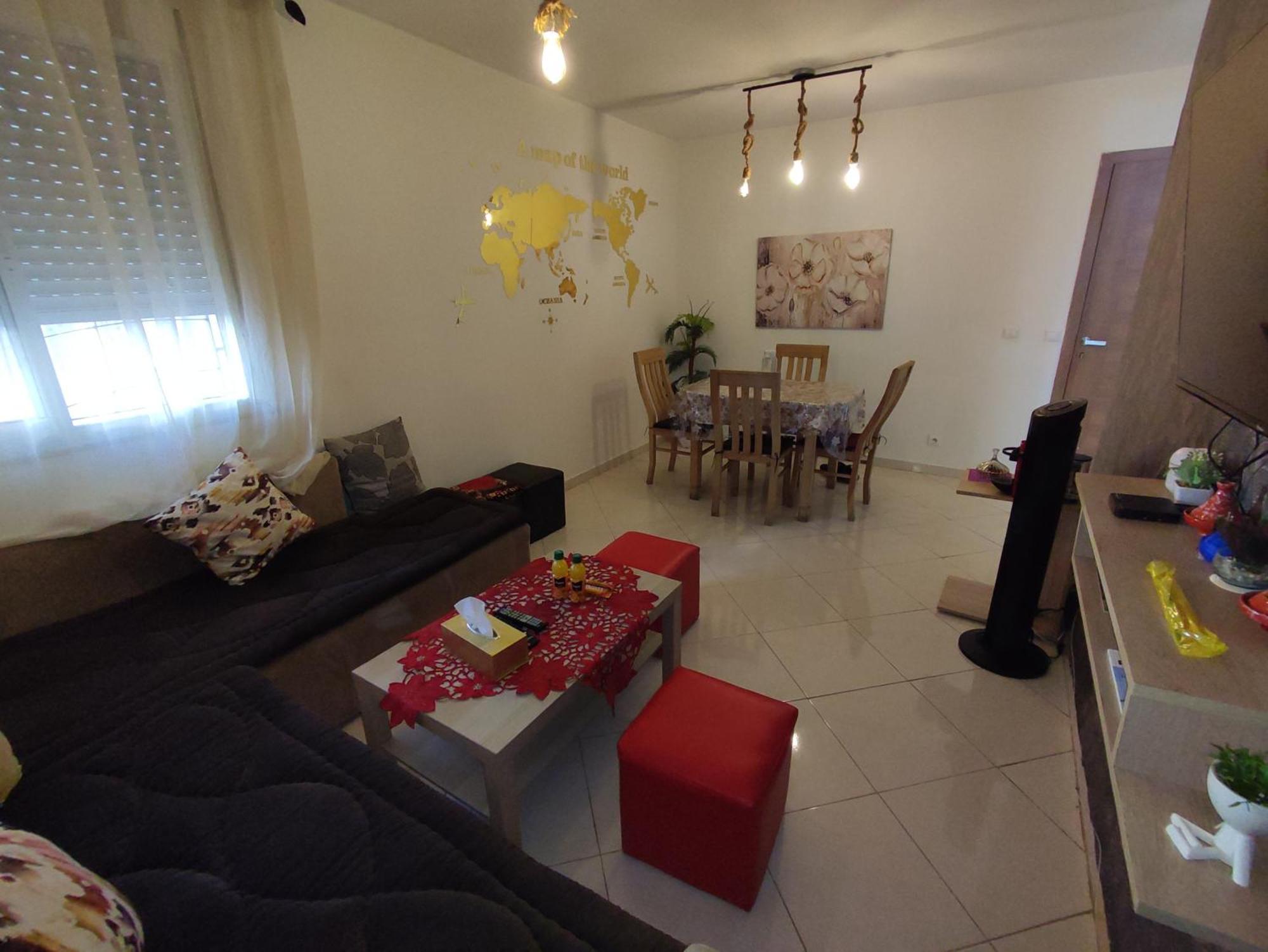 Superbe appartement au rez-de-chaussée avec clim mobile,parking et wifi gratuit Casablanca Esterno foto