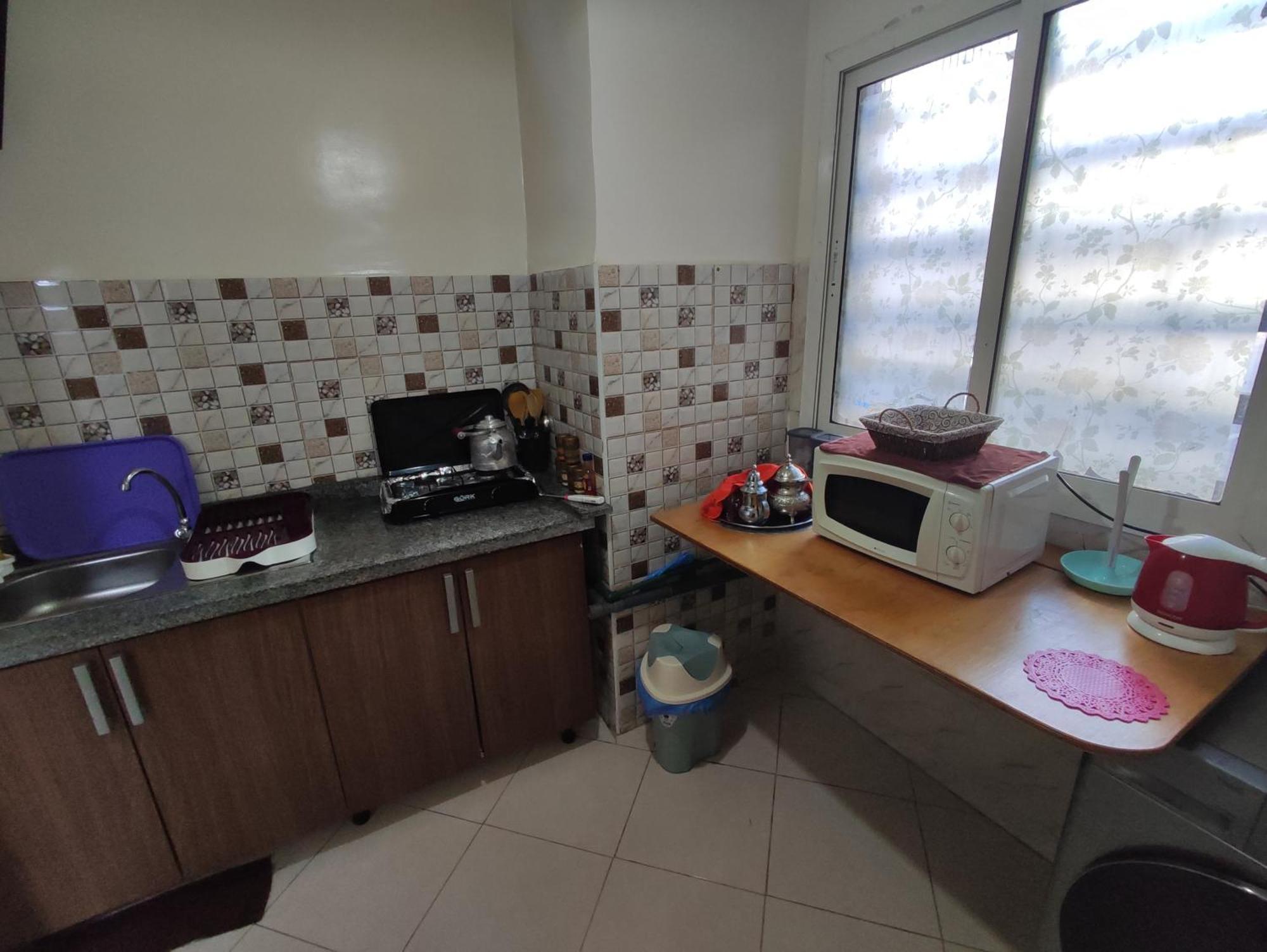 Superbe appartement au rez-de-chaussée avec clim mobile,parking et wifi gratuit Casablanca Esterno foto