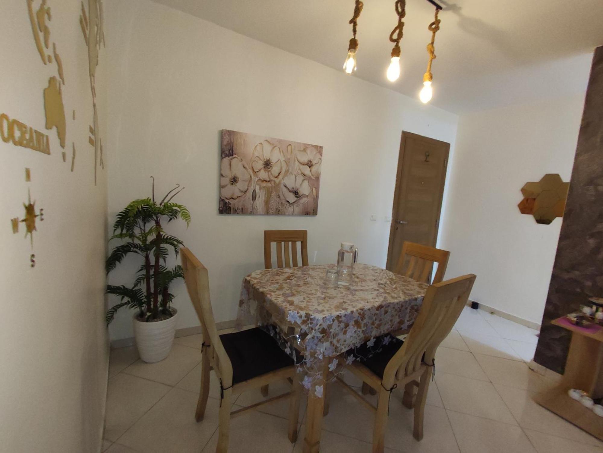 Superbe appartement au rez-de-chaussée avec clim mobile,parking et wifi gratuit Casablanca Esterno foto