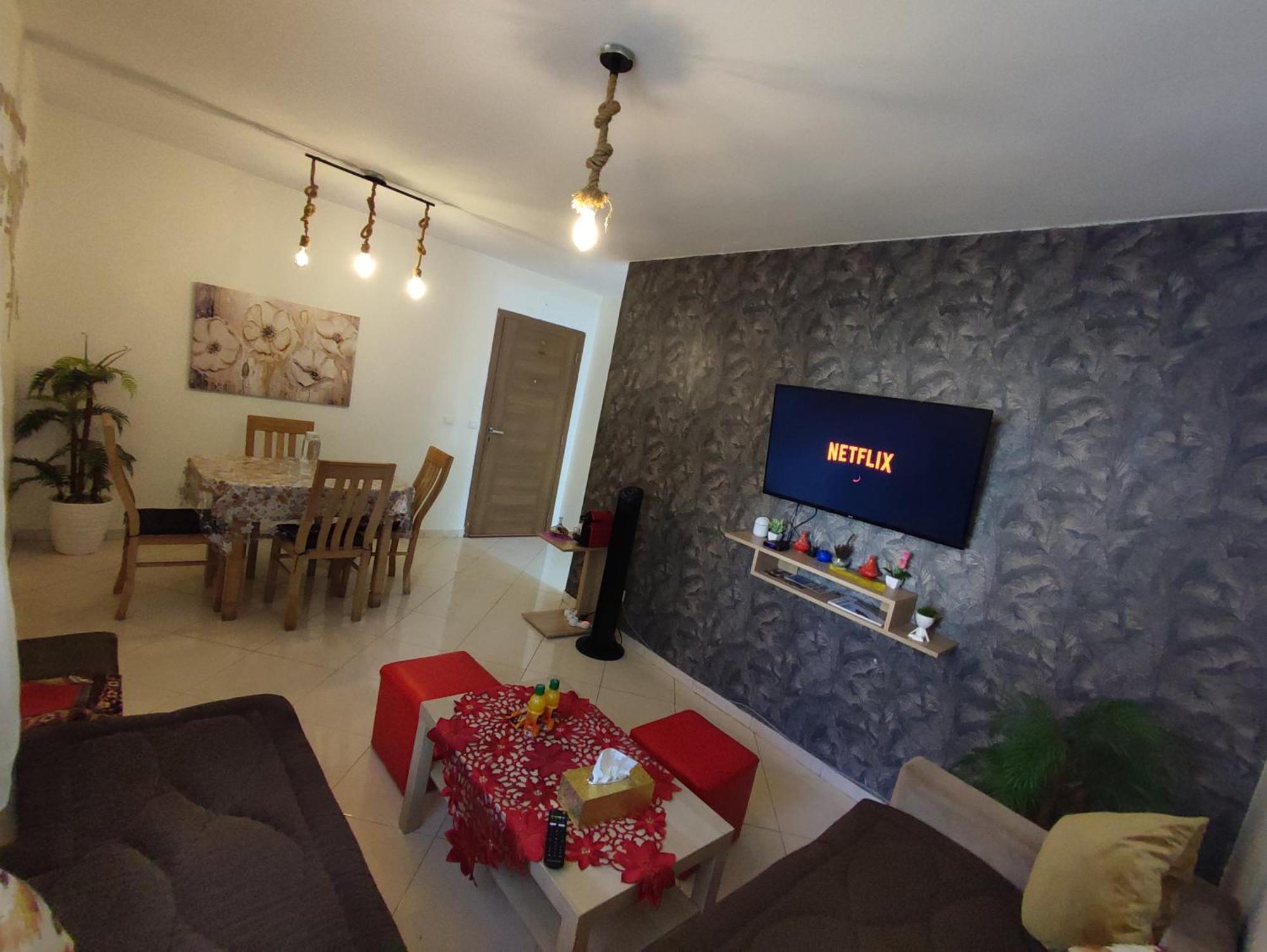 Superbe appartement au rez-de-chaussée avec clim mobile,parking et wifi gratuit Casablanca Esterno foto